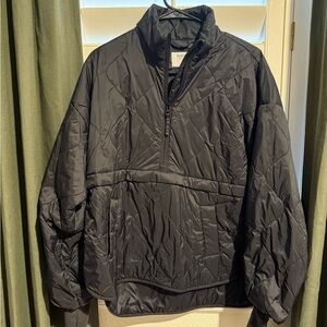 Old Navy Women’s Black Puffer Jacket